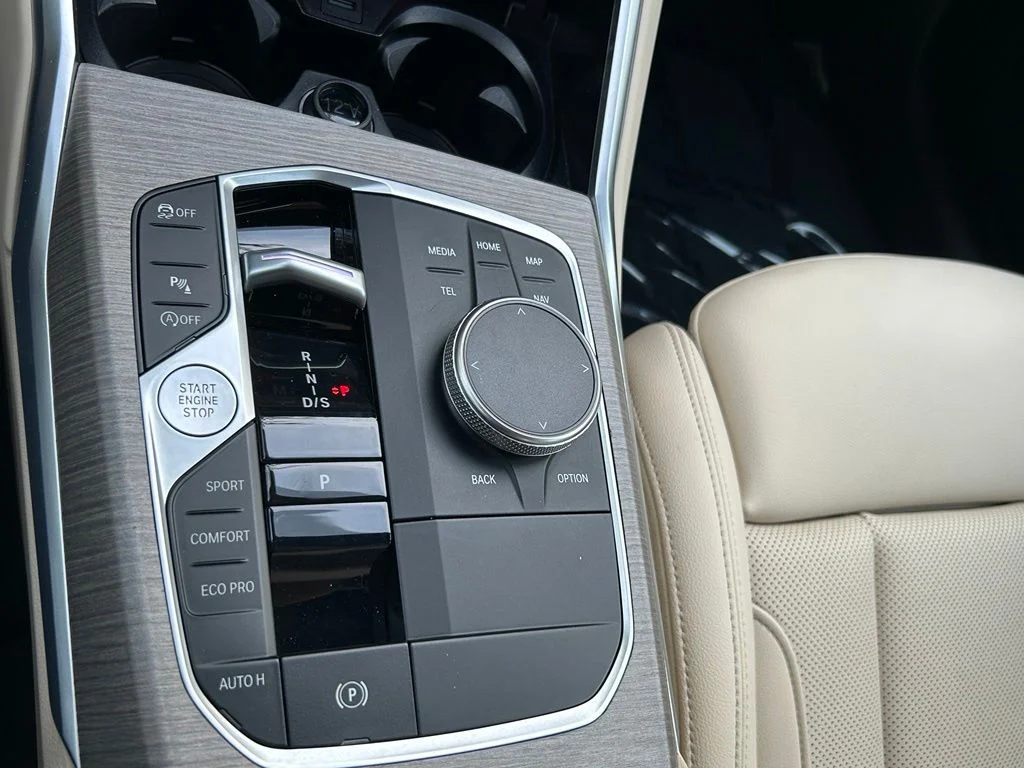 Used 2025 White BMW 330i image 21