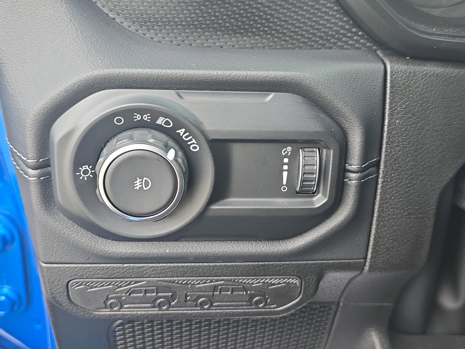 Used 2024 Hydro Blue Pearlcoat Jeep Rubicon image 28