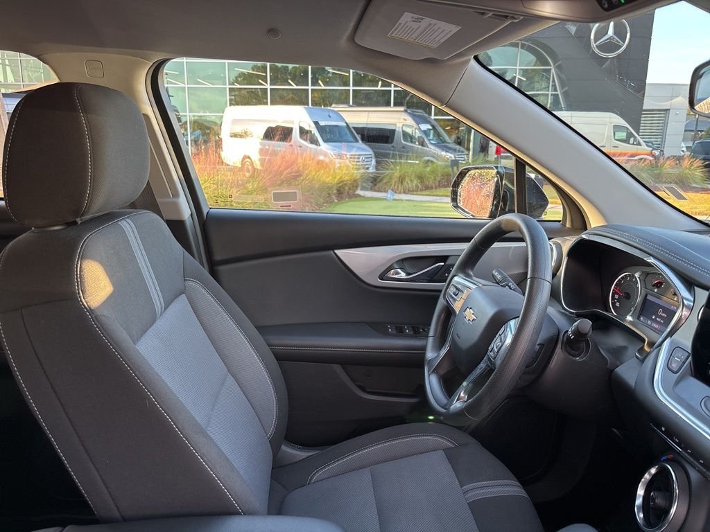Used 2025 Black Chevrolet LT image 33