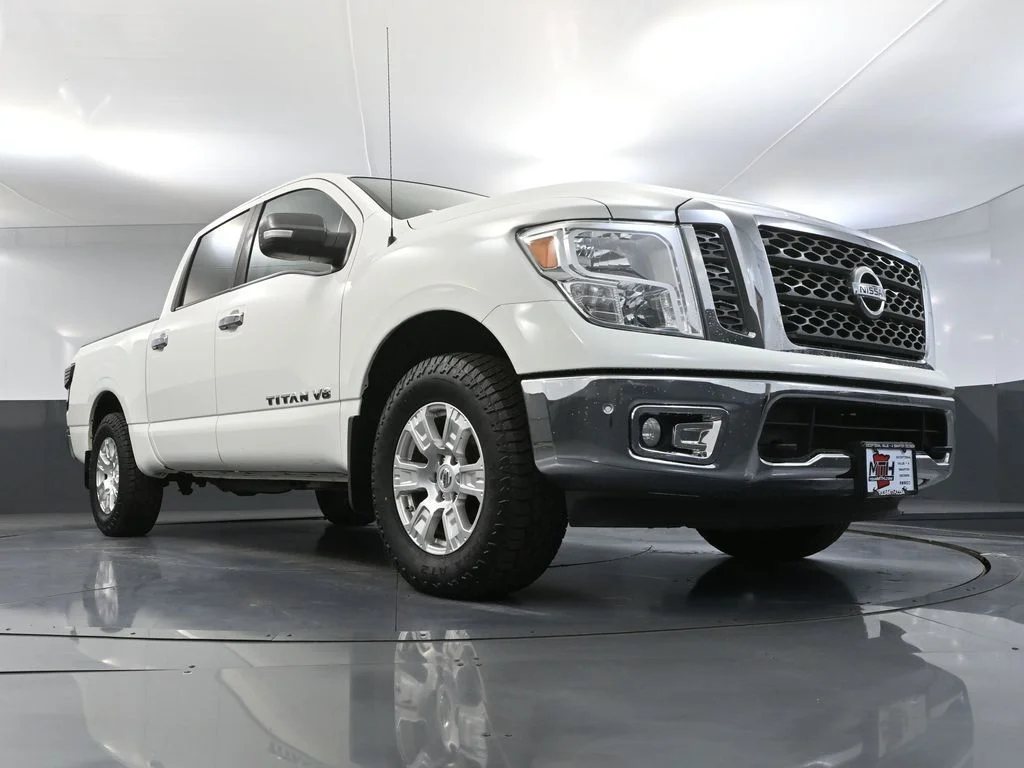 Used 2018 White Nissan SV image 47