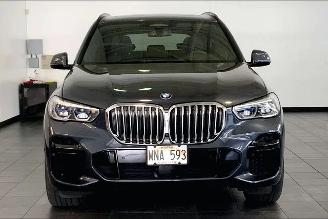 Used 2022 Arctic Grey Metallic BMW xDrive40i image 3