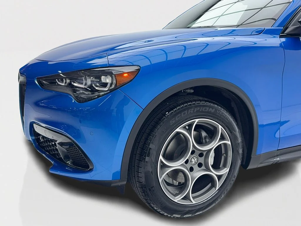 New 2025 Blue Alfa Romeo Base image 6