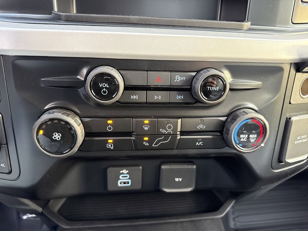 New 2025 Oxford White Ford F-350® XLT image 14