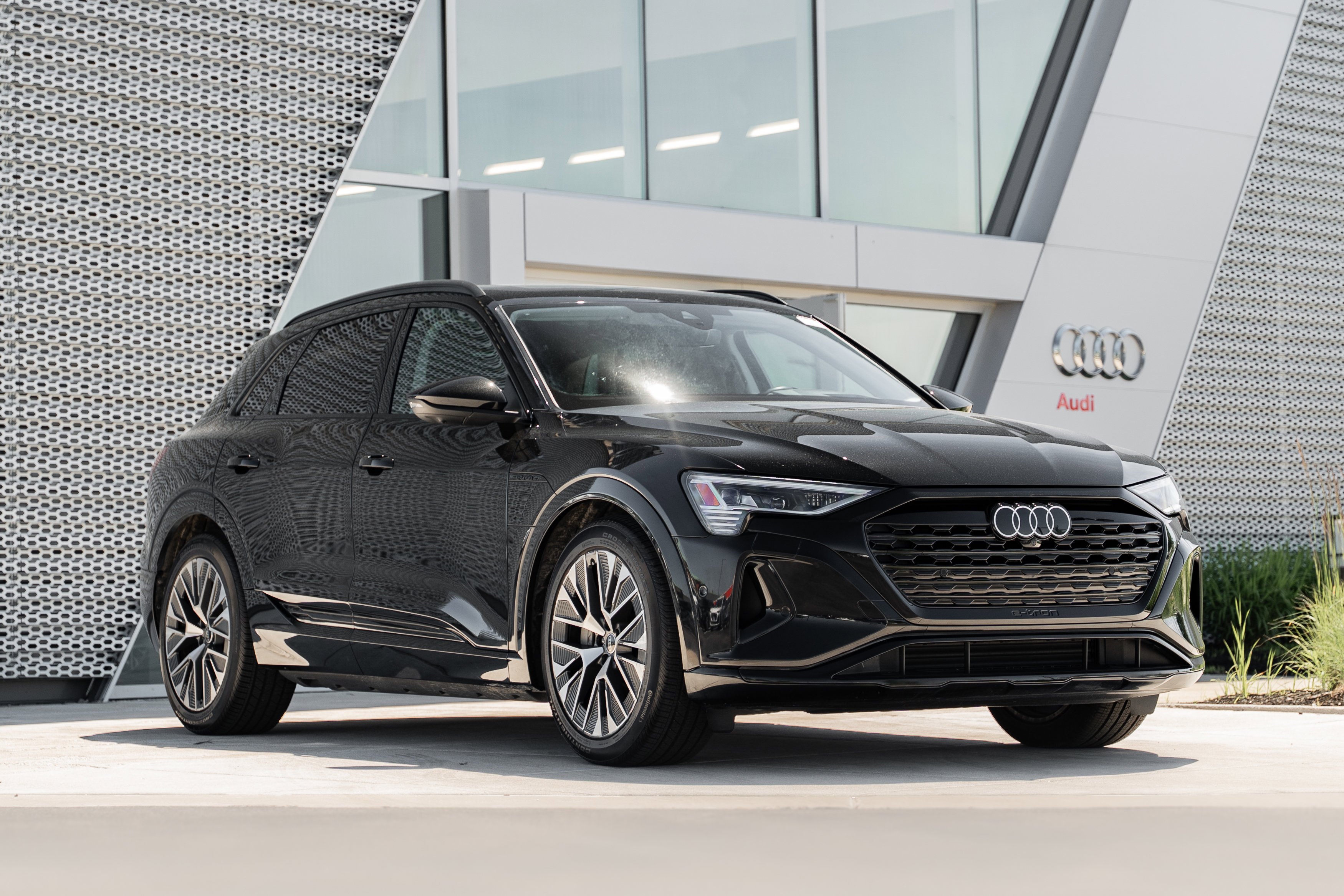 2024 Audi Q8 e-tron 55 114 kWh Prestige quattro's photo
