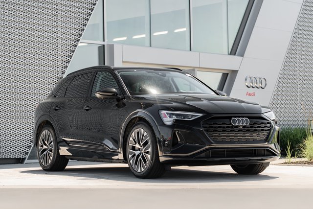 2024 Audi Q8 e-tron Prestige