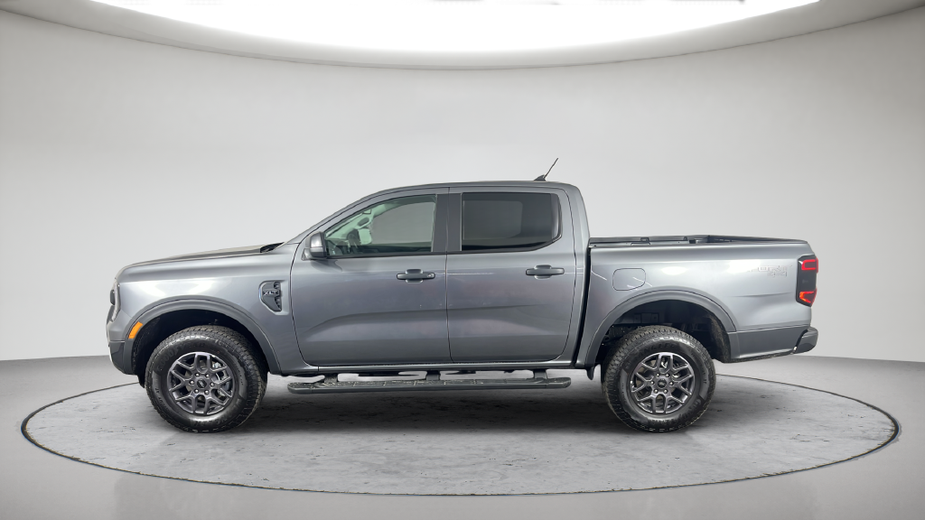 New 2026 Carbonized Gray Metallic Ford XLT image 13