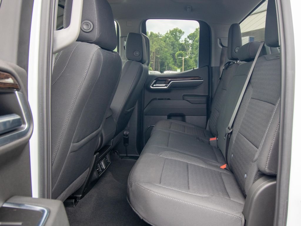 Used 2024 White GMC Elevation image 8