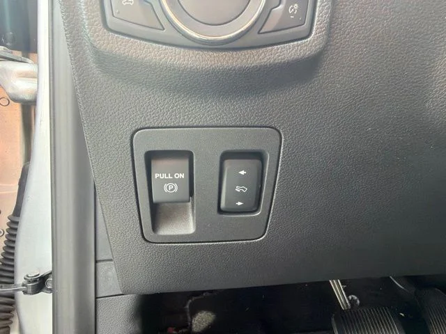 Used 2019 Silver Ford Lariat image 19