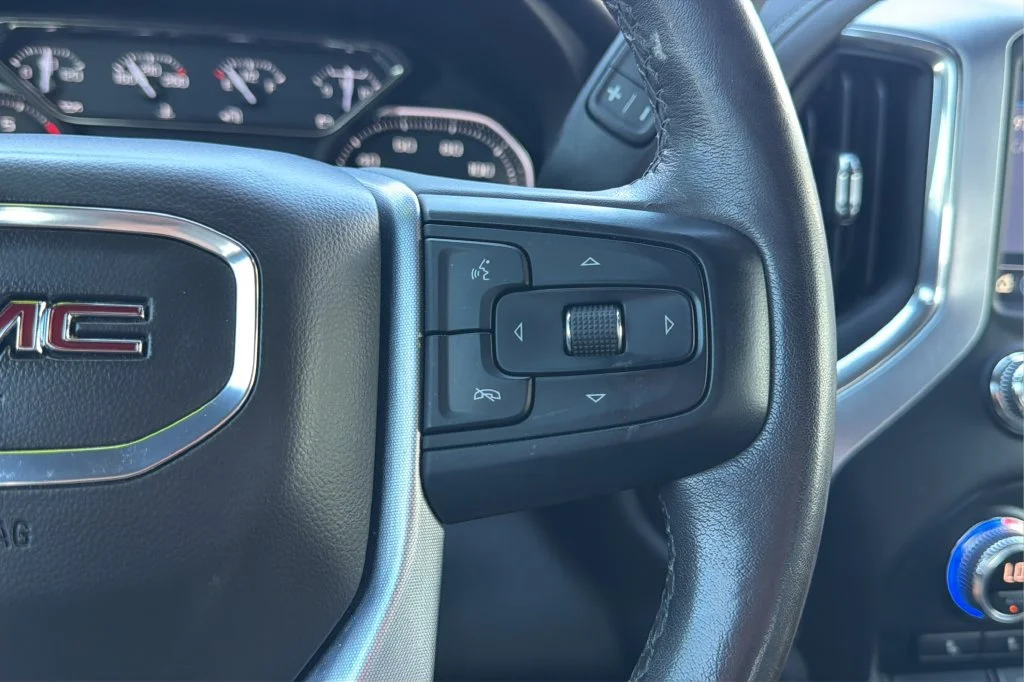 Certified Used 2020 PACIFIC BLUE METALLIC GMC SLE image 23