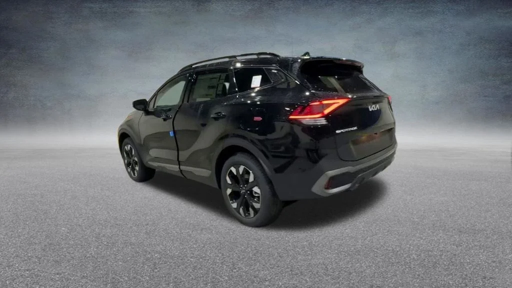 Used 2023 Black Kia X-Line image 17