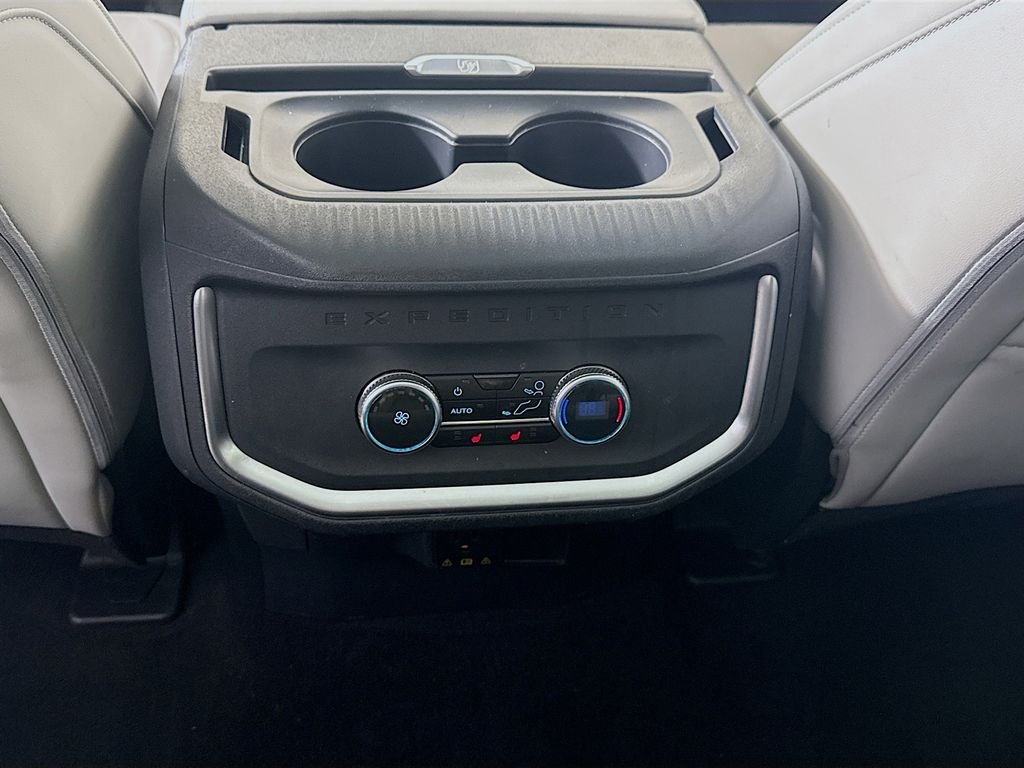 Used 2025 Oxford White Ford Platinum image 27