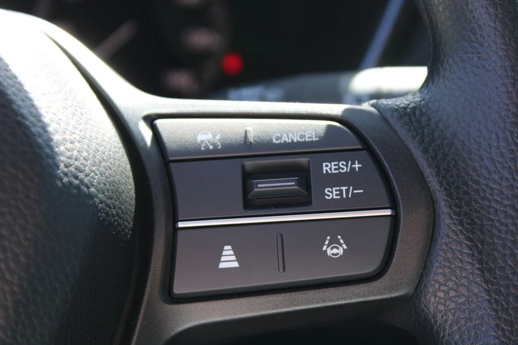 New 2026 Platinum White Pearl Honda AWD EX image 30