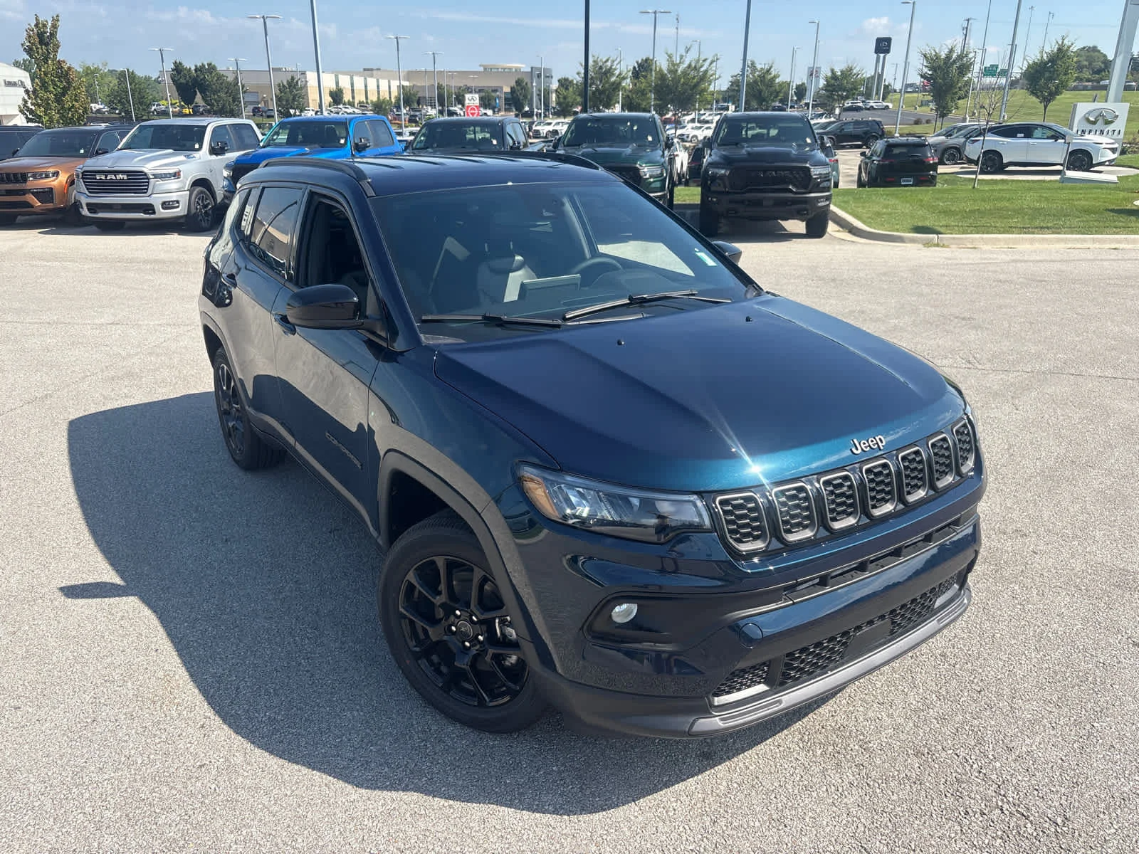 New 2026 Fathom Blue Pearl Coat Jeep Latitude Altitude image 3