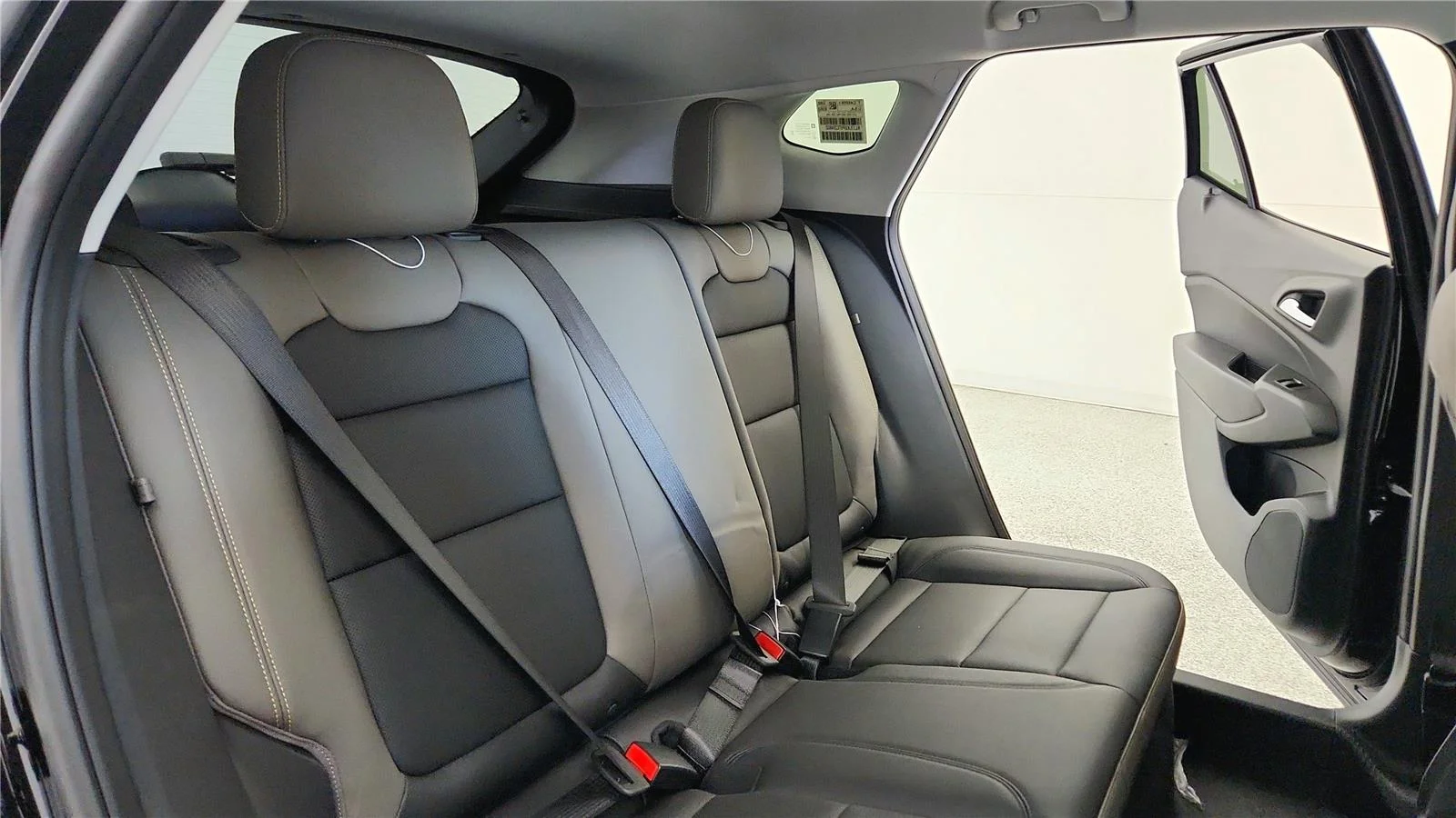 New 2026 Mosaic Black Metallic Chevrolet ACTIV image 29