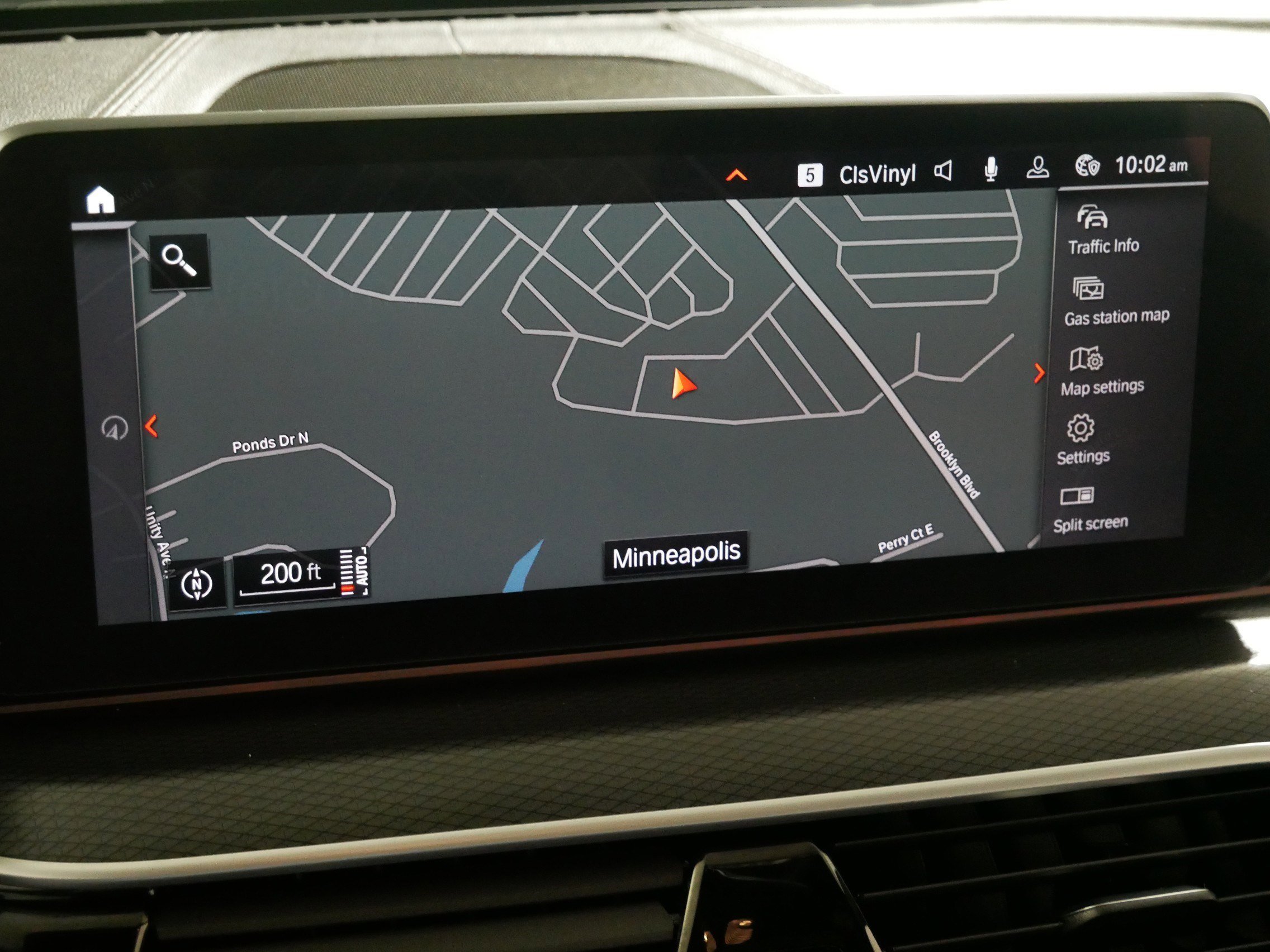 2022 BMW 5 Series M550i - Photo 31