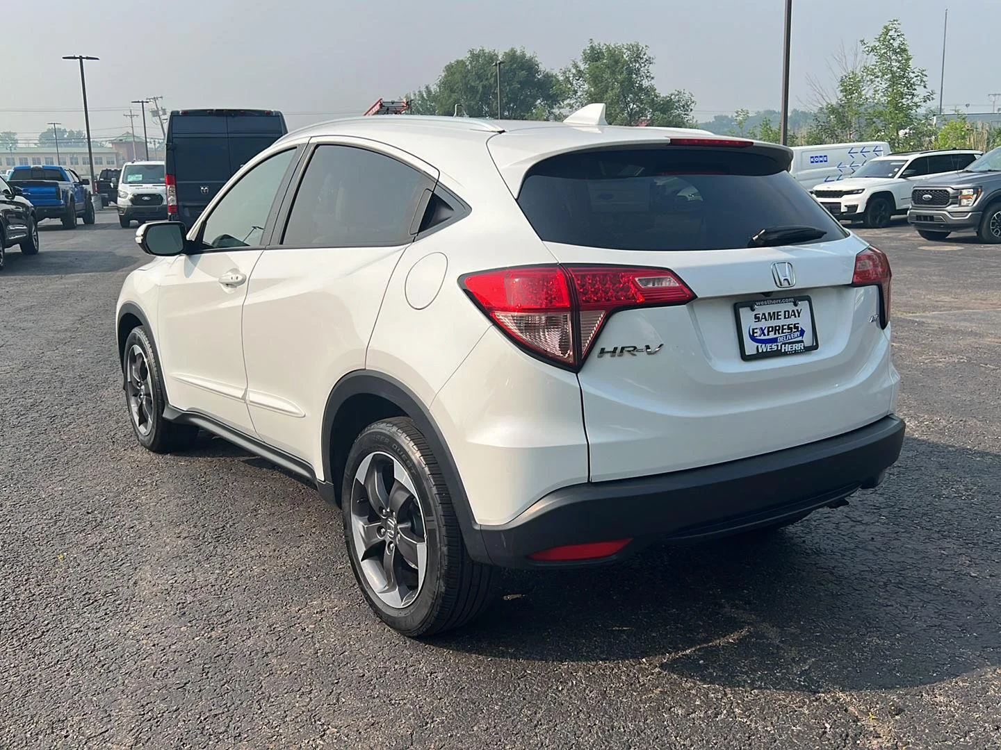 Used 2018 White Orchid Pearl Honda EX-L Navi image 3