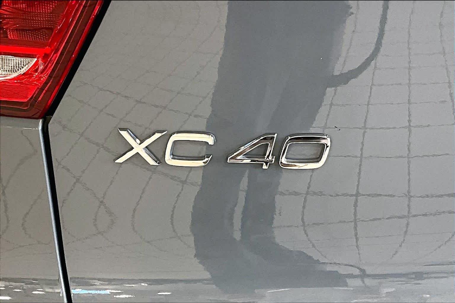 Used 2023 Thunder Grey Metallic Volvo Ultimate Dark Theme image 31