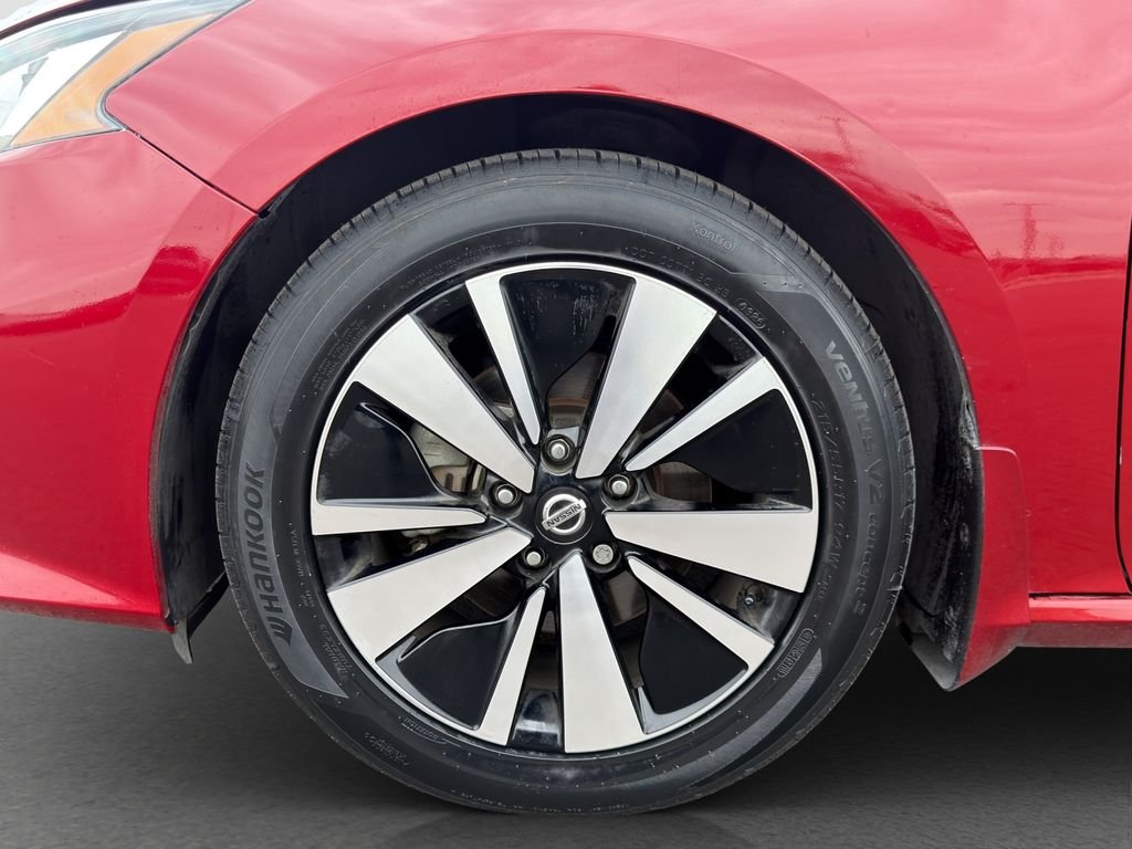 Used 2021 Red Nissan 2.5 SV image 21