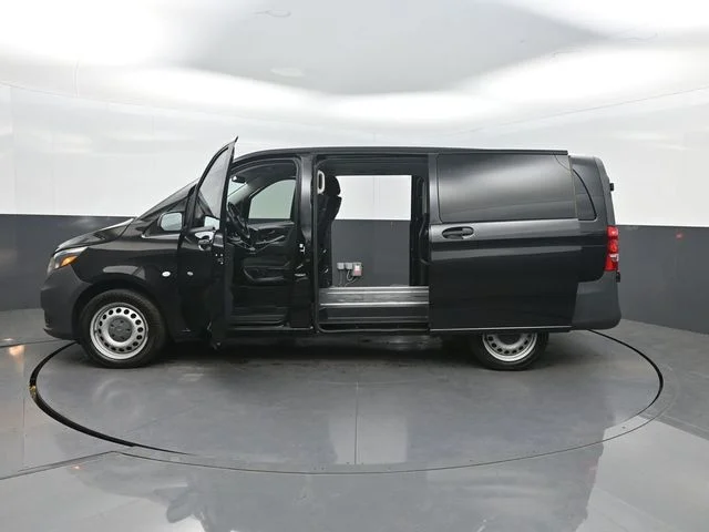 Used 2020 Black Mercedes-Benz Passenger image 40