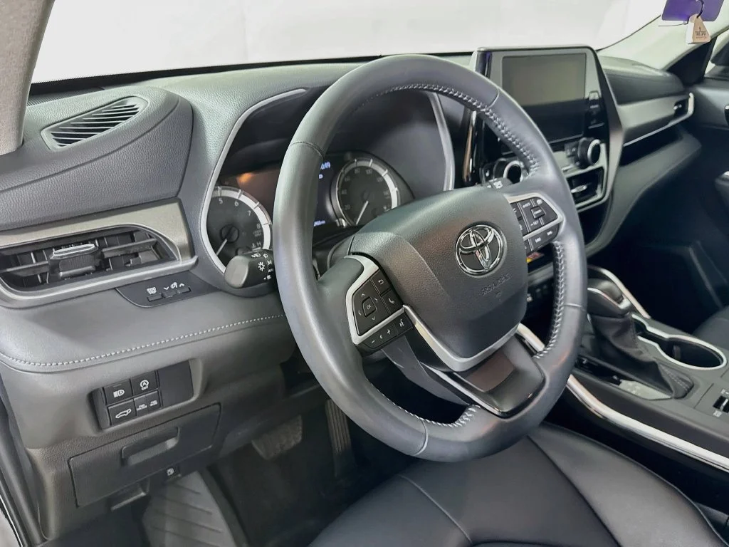 Used 2026 Black Toyota XLE image 10