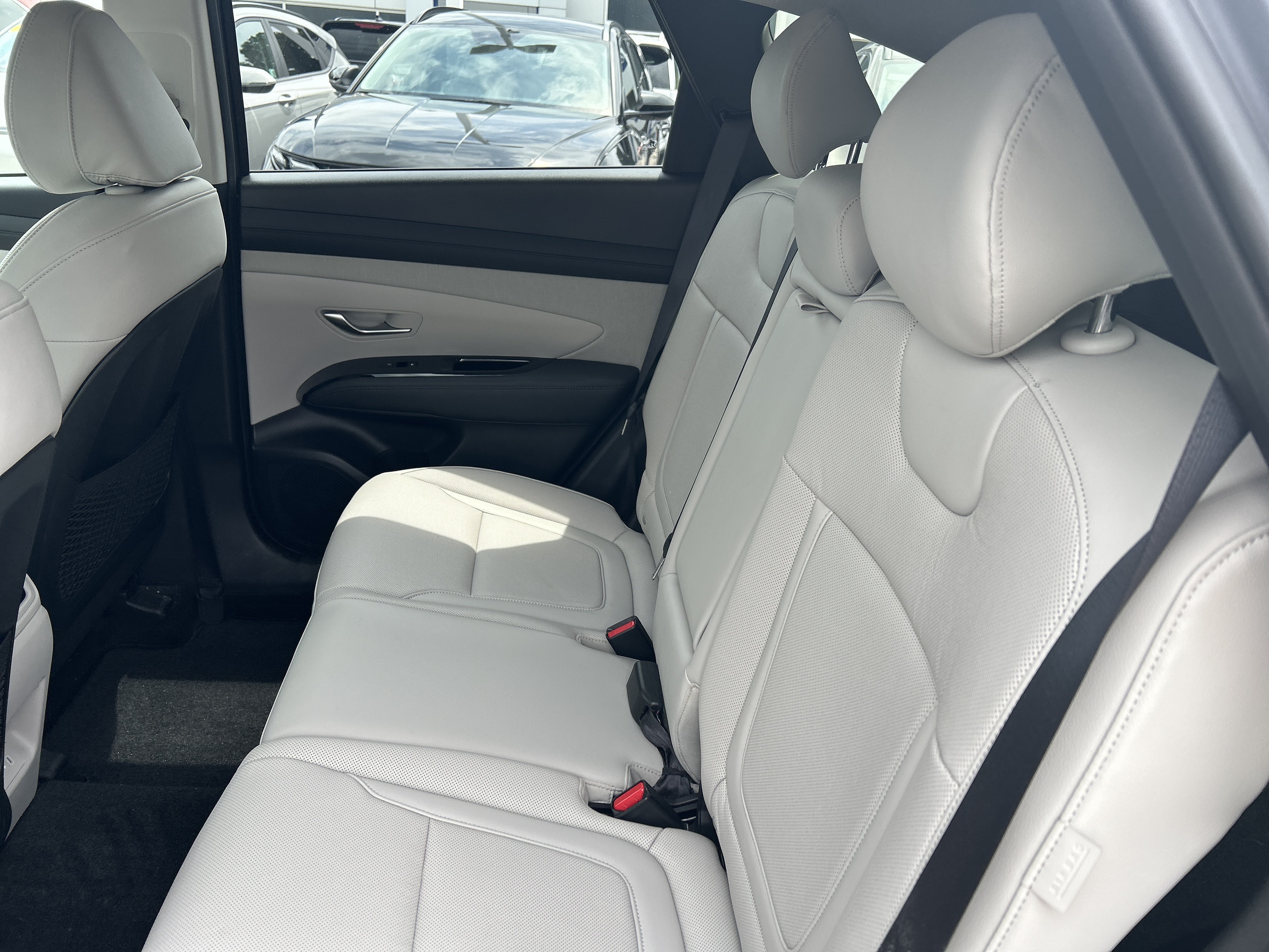 2025 Hyundai Tucson Limited - Photo 11
