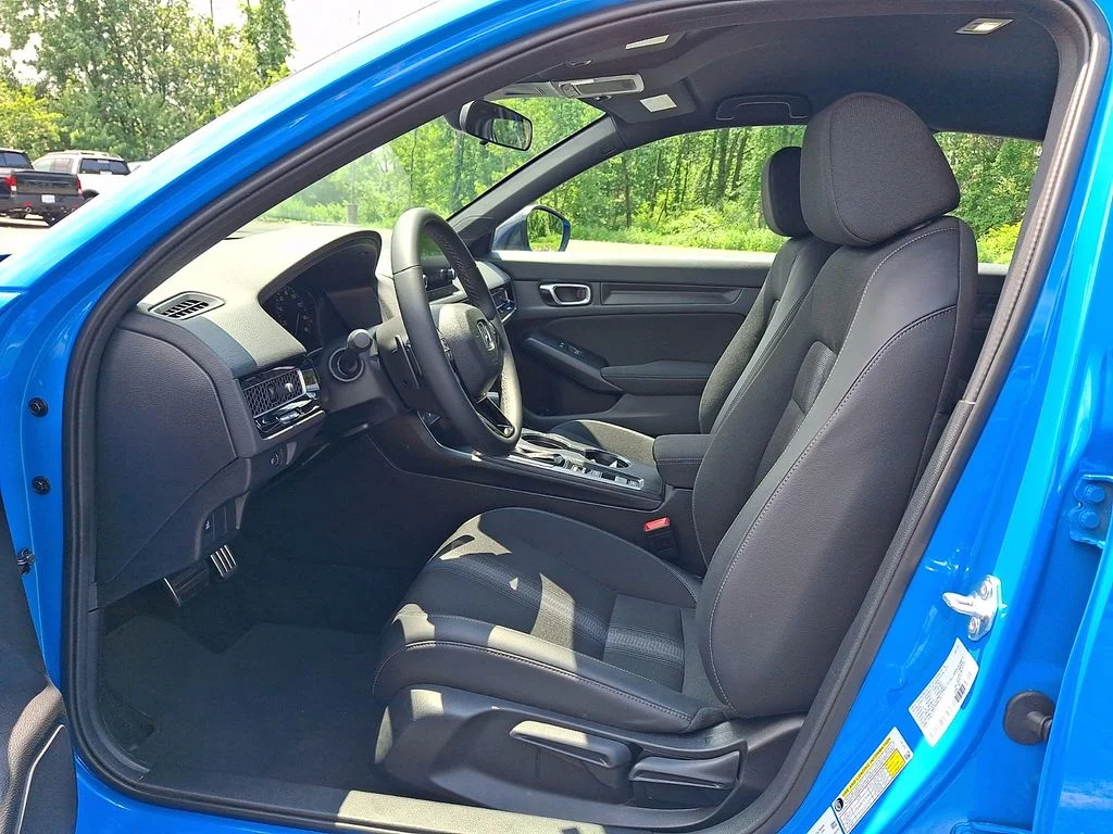 2026 Honda Civic Hatchback Sport - Photo 13
