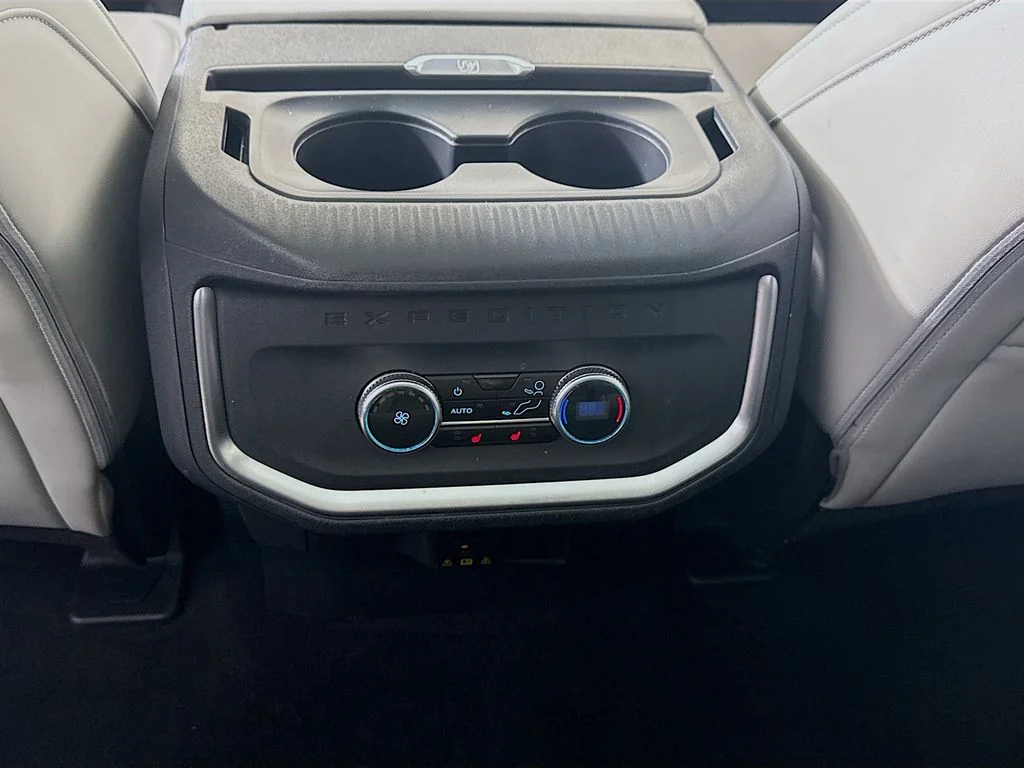 Used 2025 Oxford White Ford Platinum image 27