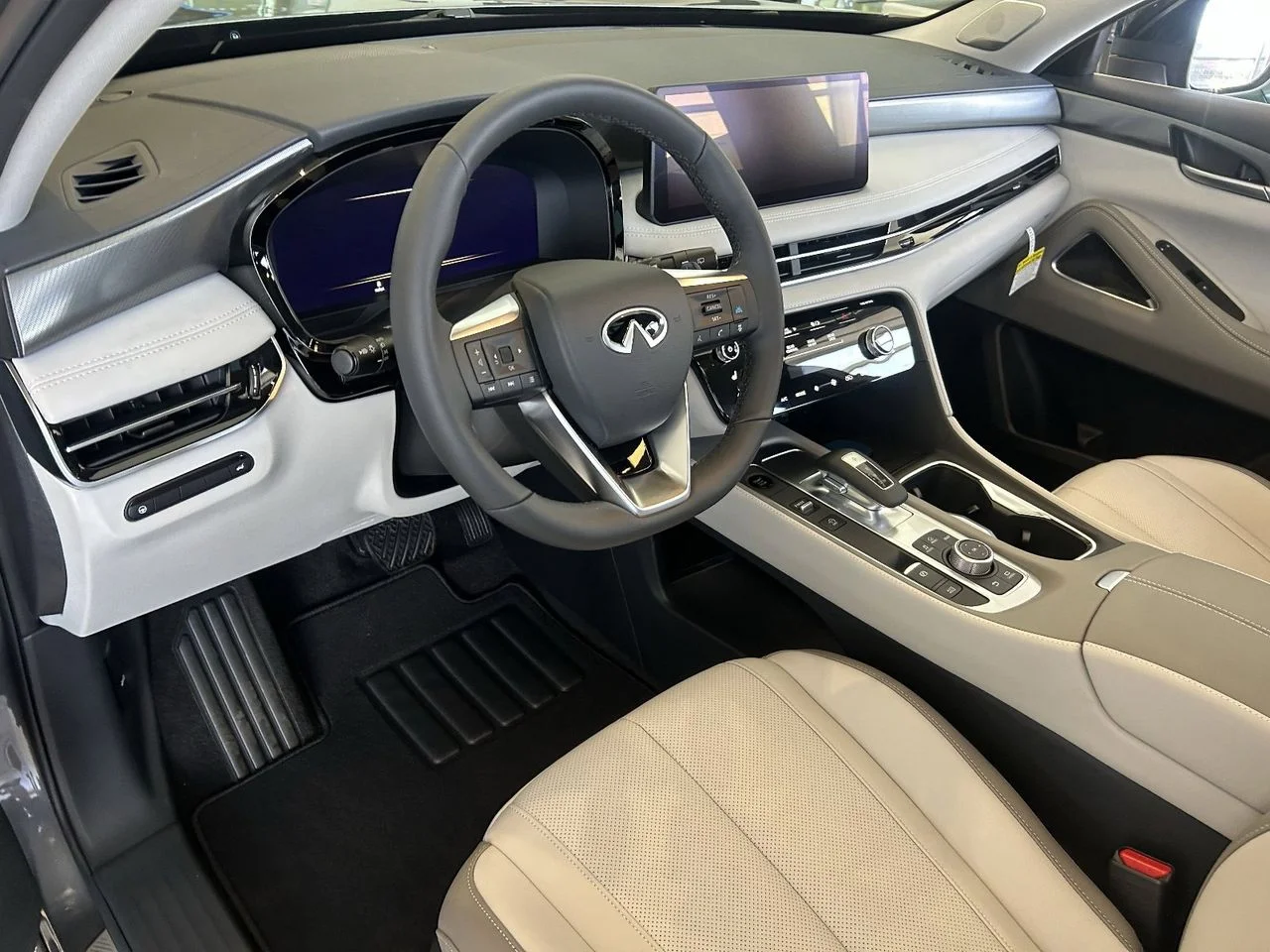 New 2027 GRAPHITE SHADOW INFINITI Luxe AWD image 11