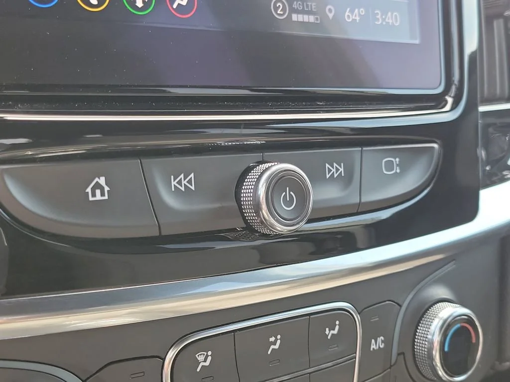 2023 Chevrolet Traverse 1LT - Photo 31