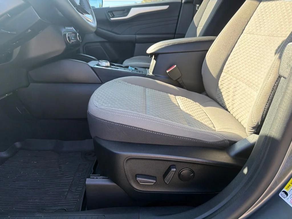 Used 2022 Gray Ford SE image 10