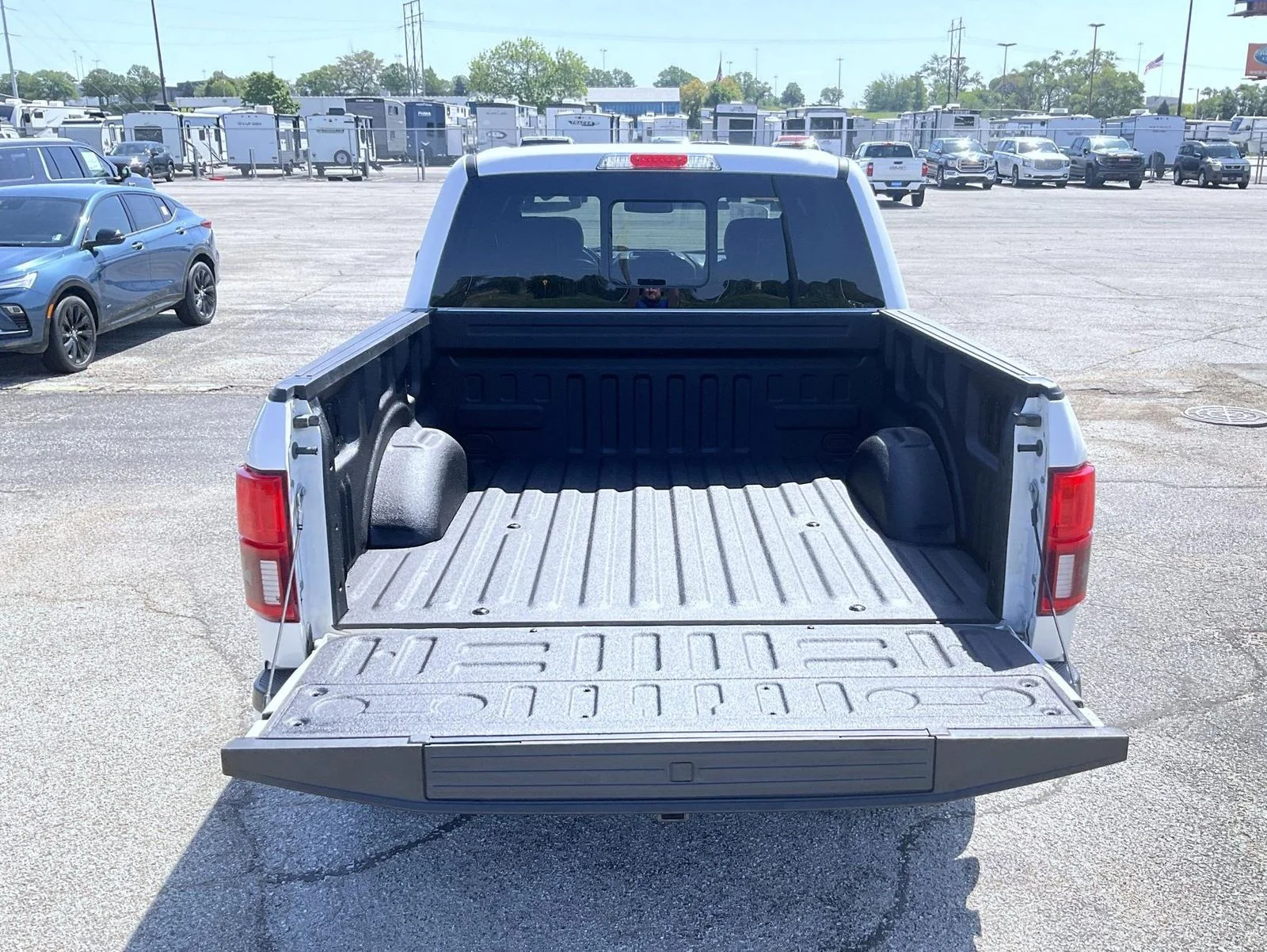 Used 2018 White Ford Limited image 22