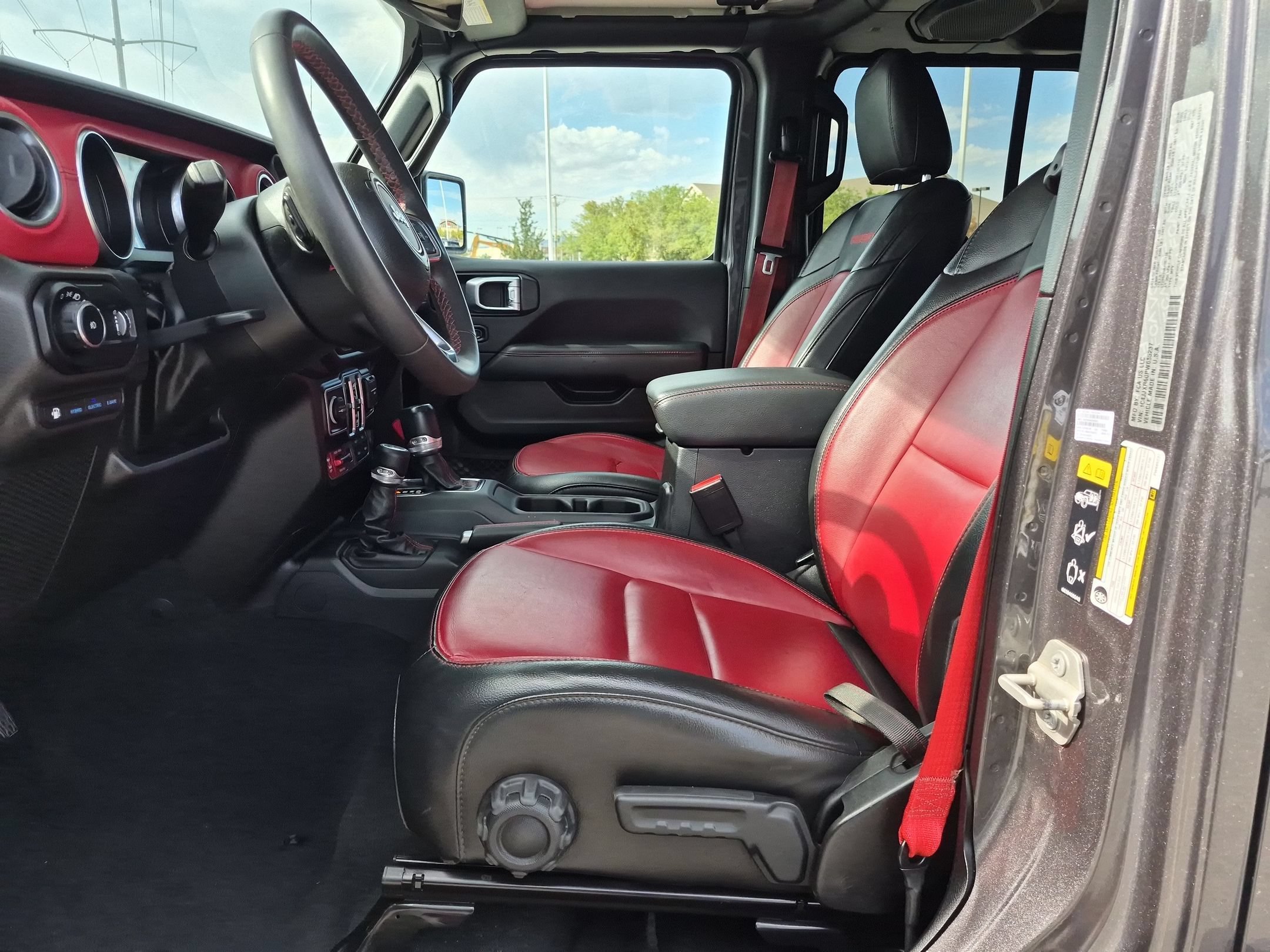 Used 2023 Granite Crystal Metallic Clearcoat Jeep Rubicon 20th Anniversary image 15