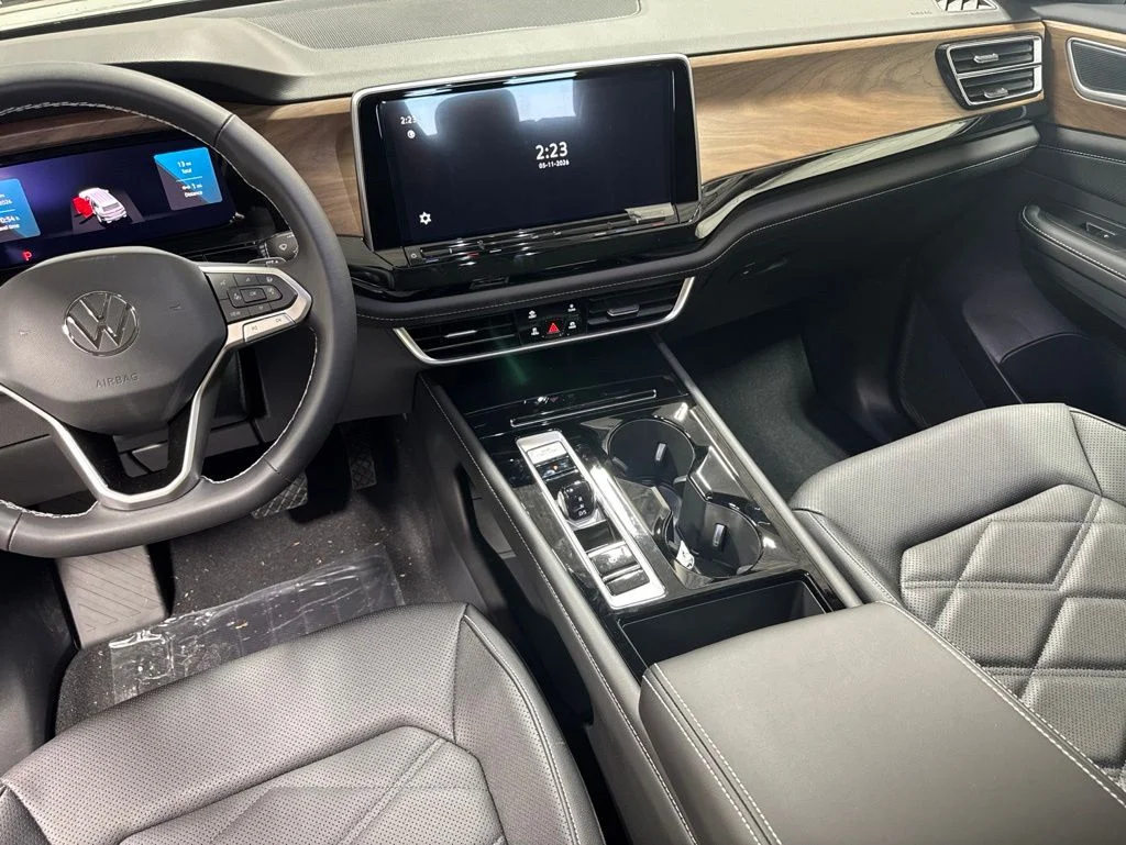 New 2026 Green Volkswagen 2.0T SE w/Technology image 13