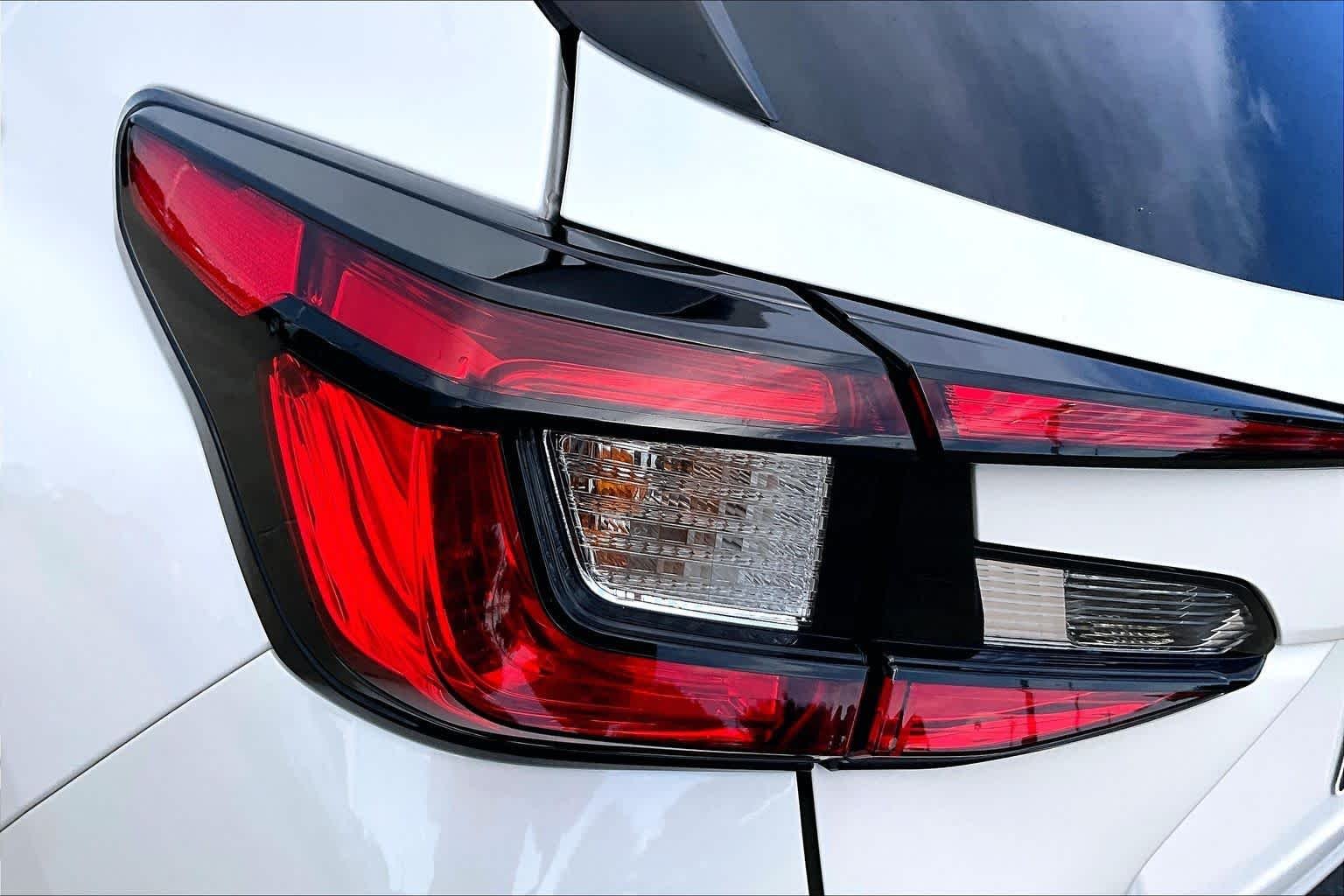 Used 2024 Crystal White Pearl Subaru Wilderness image 29