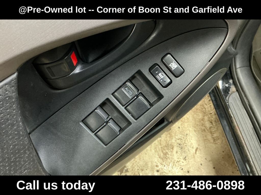 Used 2006 Black Toyota Limited image 16