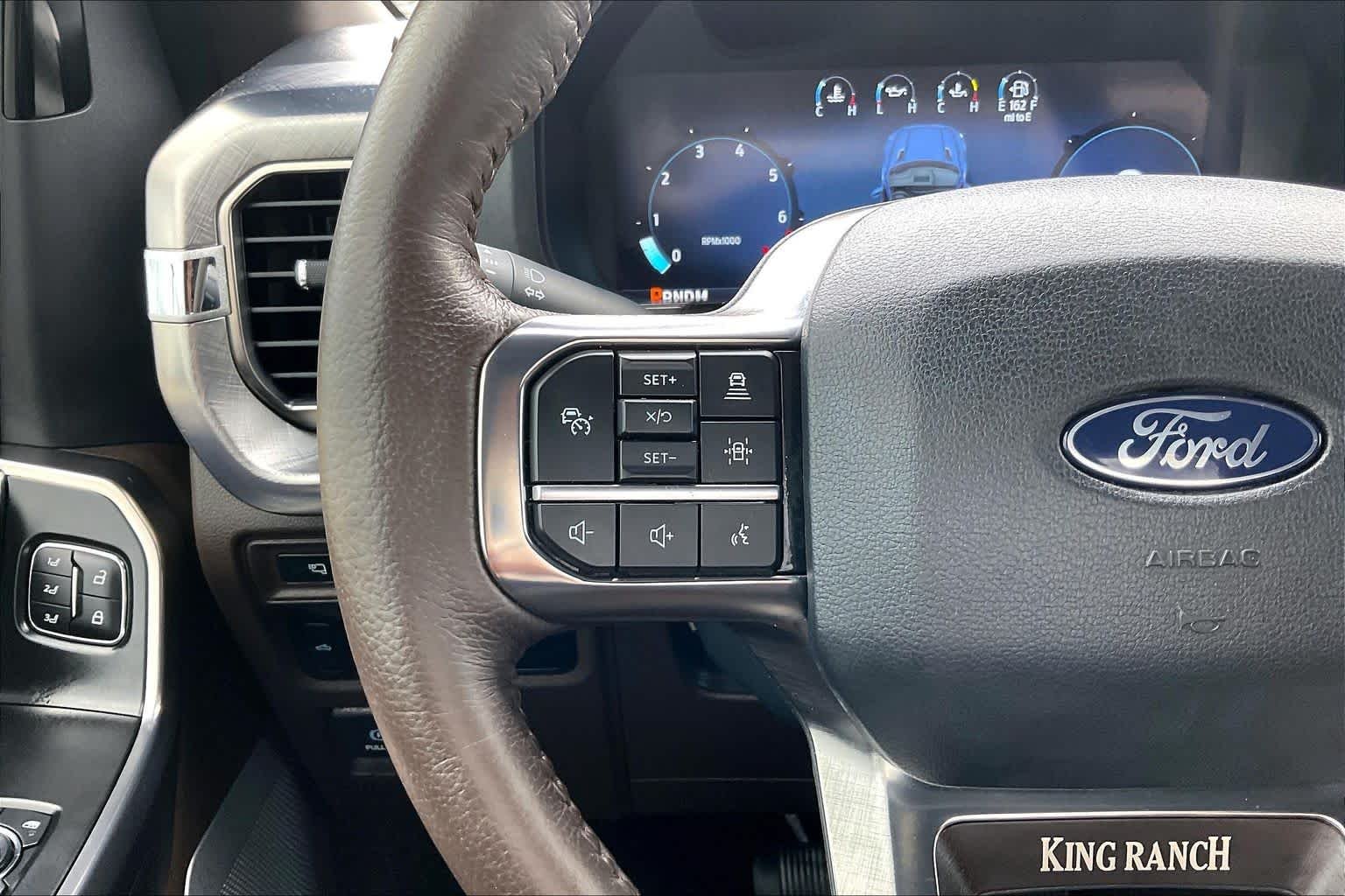 Used 2024 Star White Metallic Tri-Coat//Darkened Bronze Ford King Ranch image 24