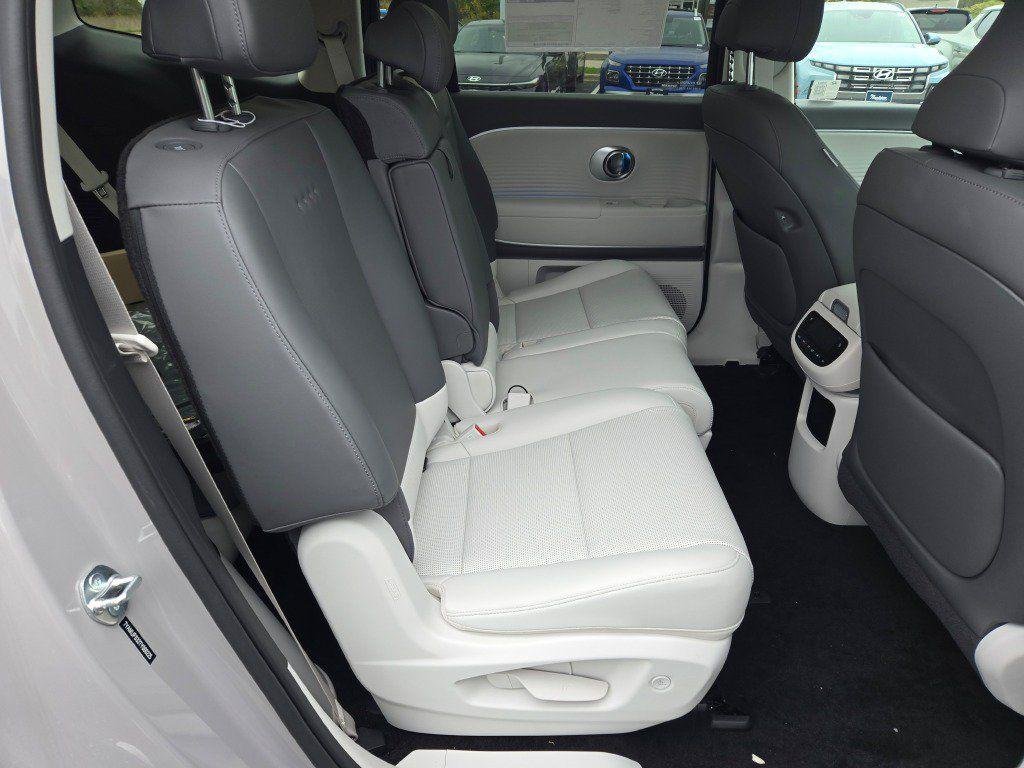 2026 Hyundai IONIQ 9 SEL - Photo 9