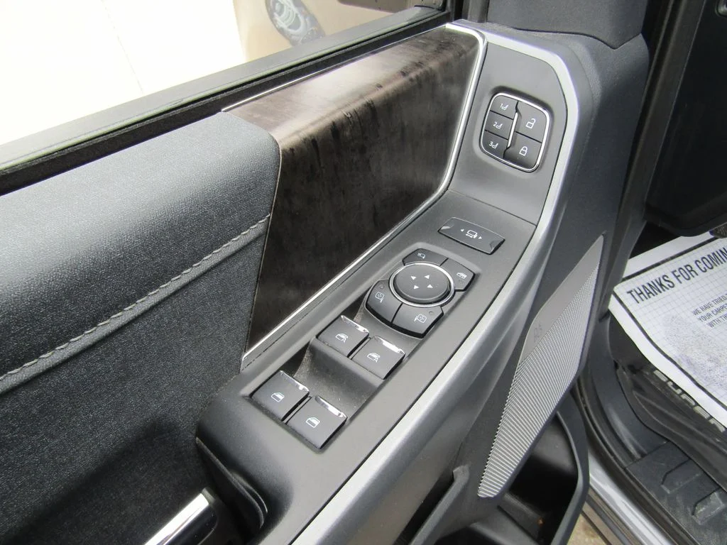 Used 2024 Gray Metallic Ford Lariat image 21