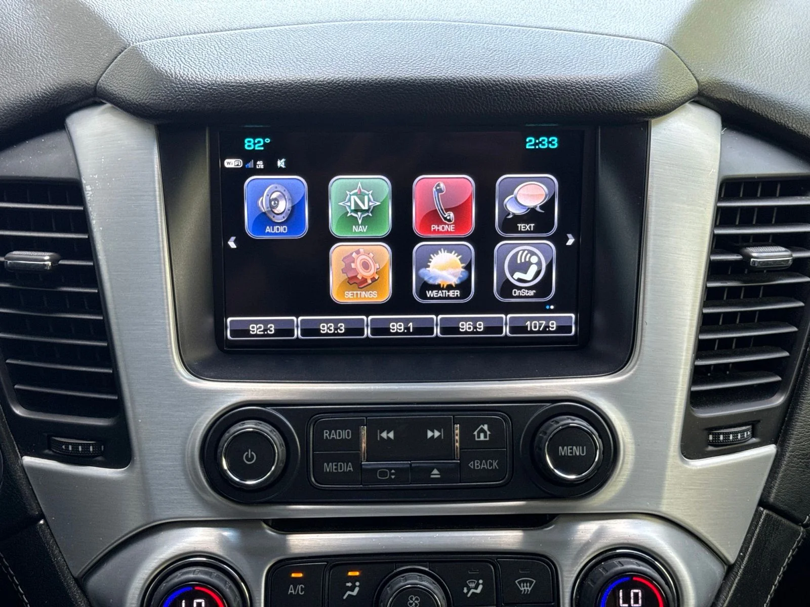 Used 2018 Silver GMC SLT image 29