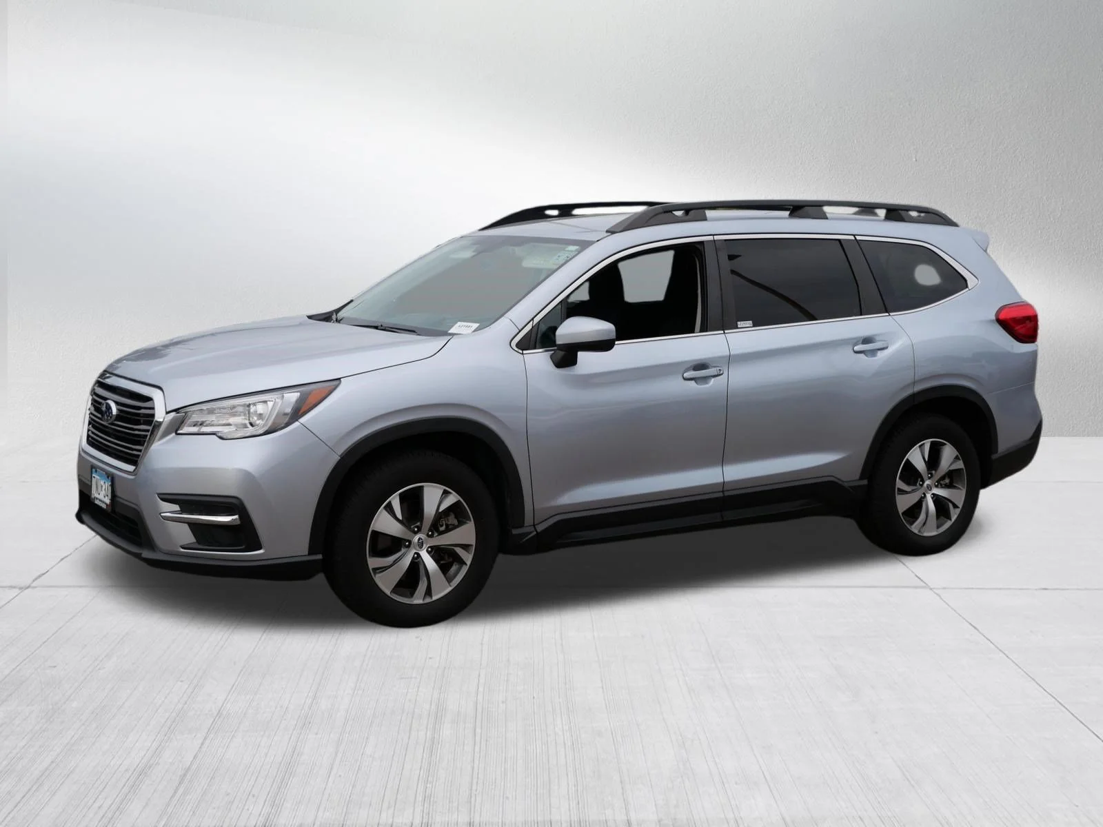 Used 2022 Ice Silver Metallic Subaru Premium image 3