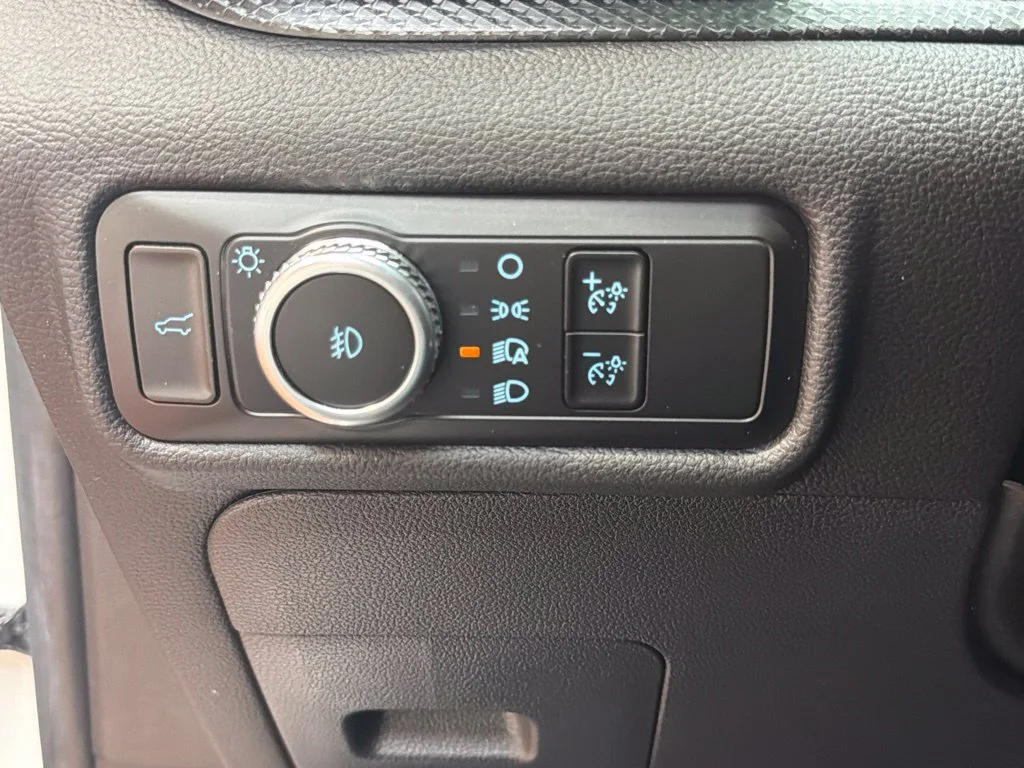 Used 2023 Oxford White Ford ST-Line image 30