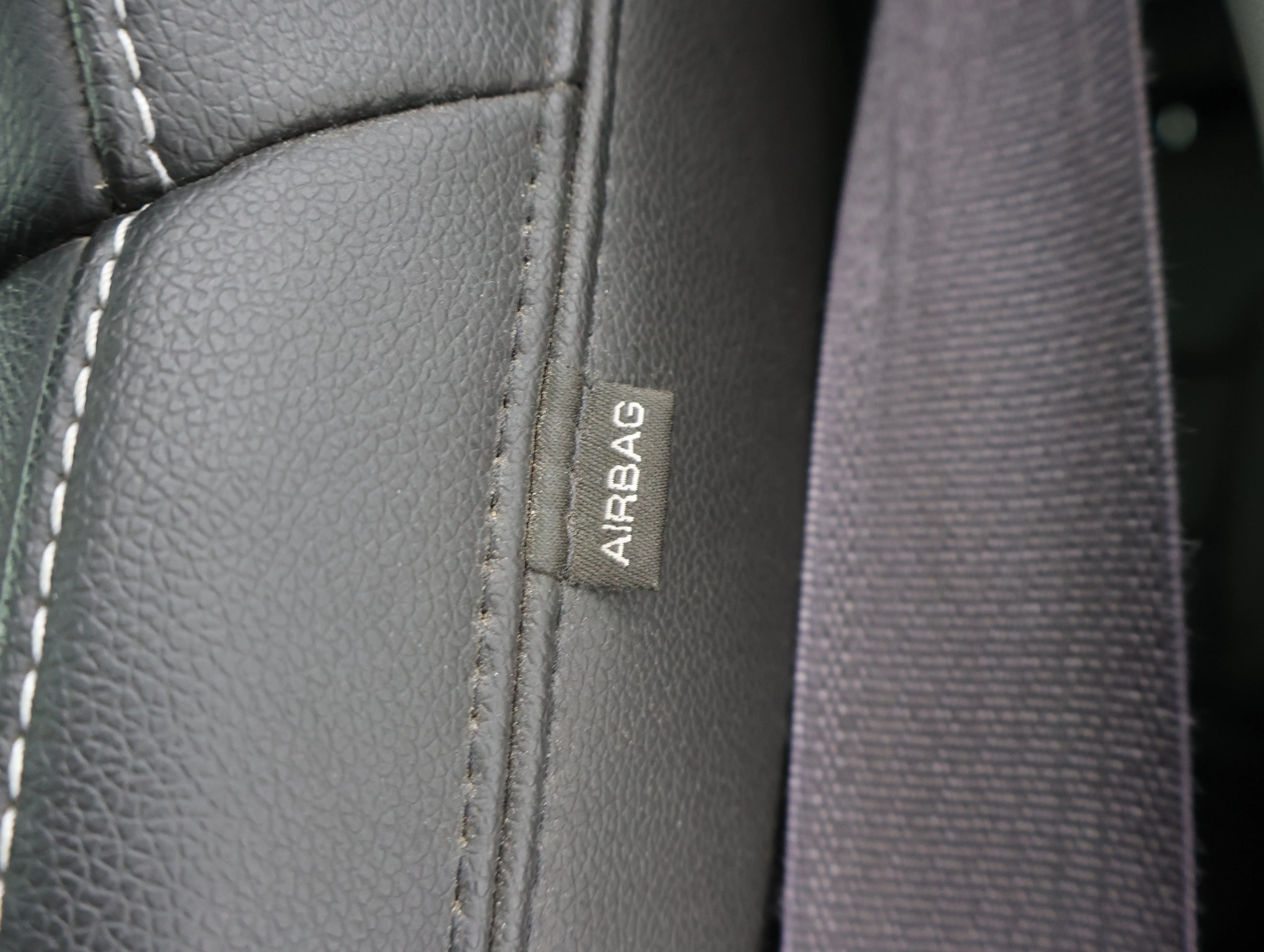 Used 2017 Onyx Black GMC SLT image 39