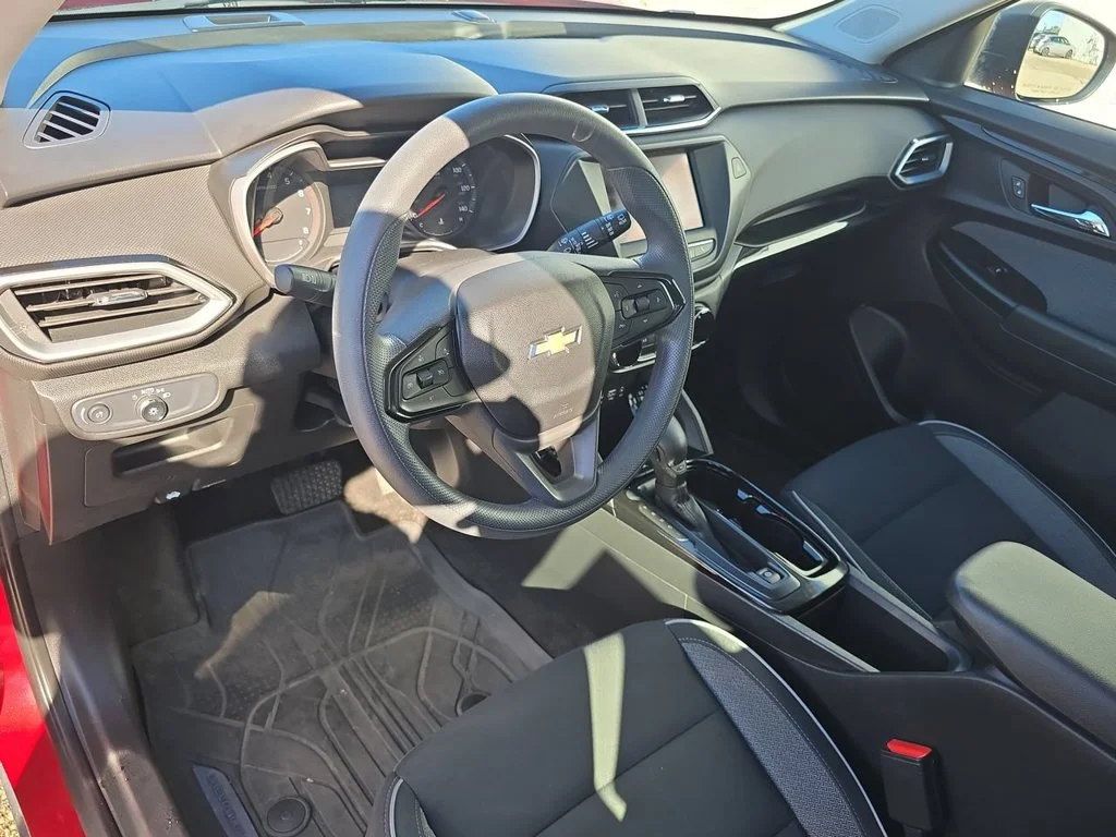 Used 2021 Red Chevrolet LS image 10