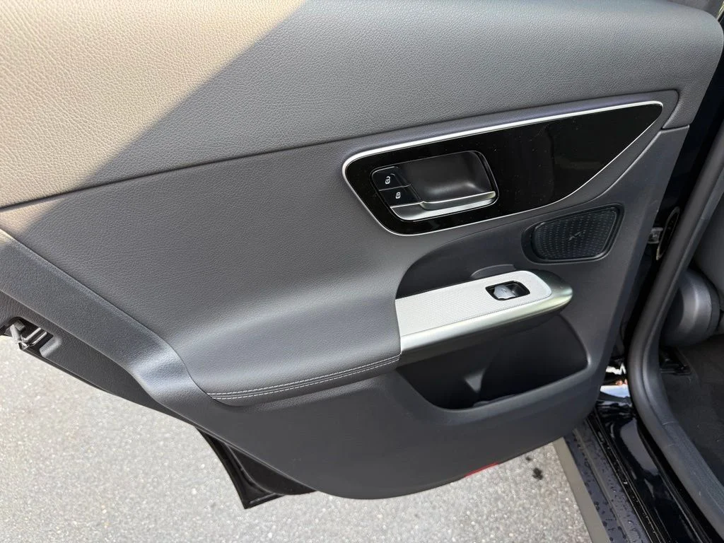 New 2027 Black Mercedes-Benz GLC 300 image 61