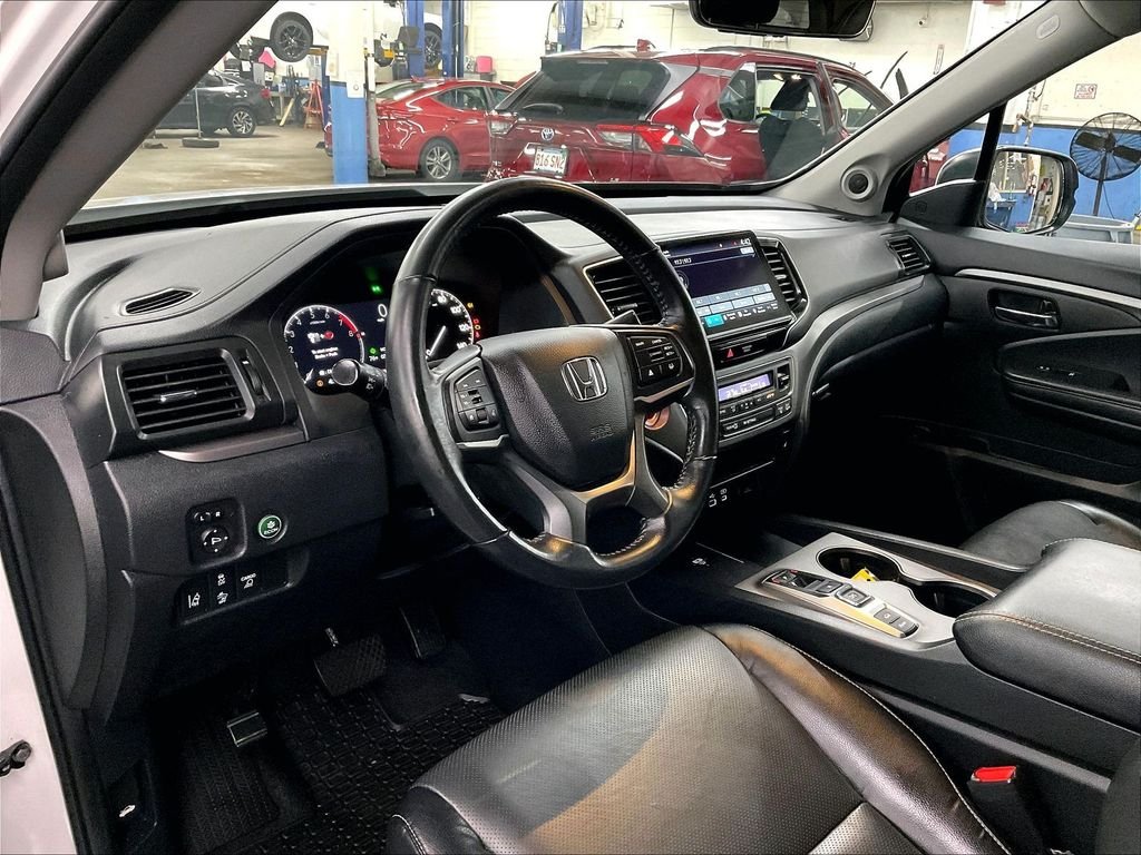 Used 2024 White Honda RTL image 8