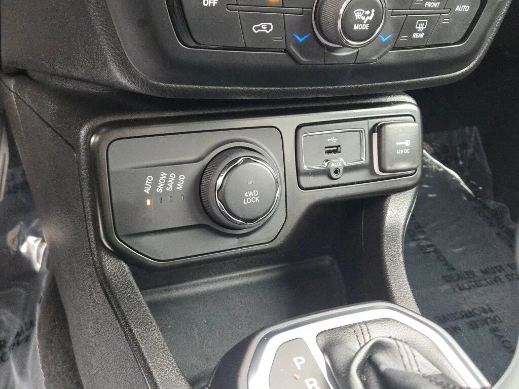 Used 2023 White Jeep Limited image 25