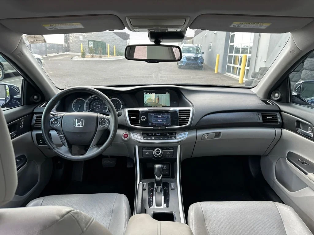 Used 2015 Blue Honda EX-L image 19