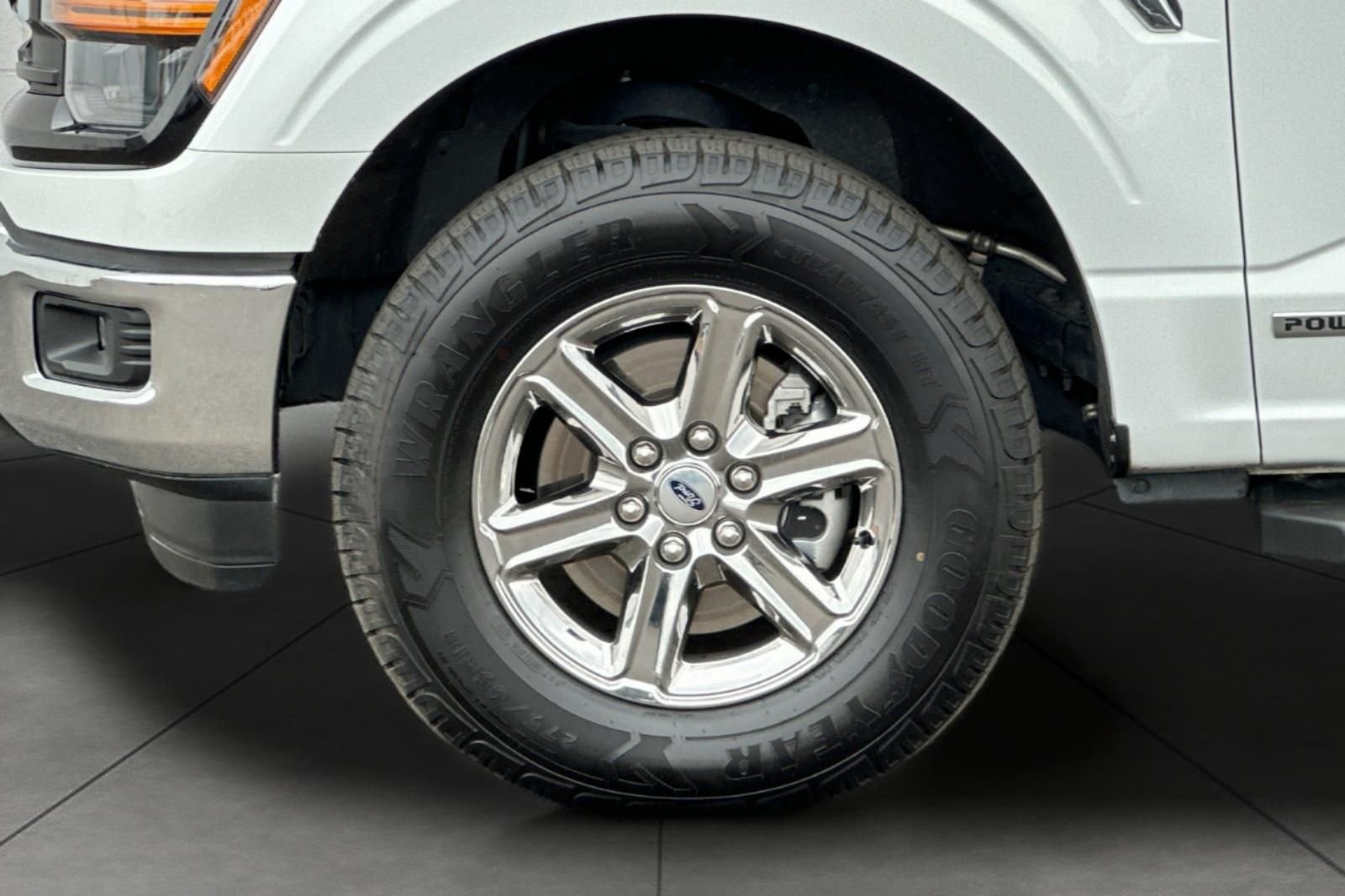 Used 2024 White Ford XLT image 29