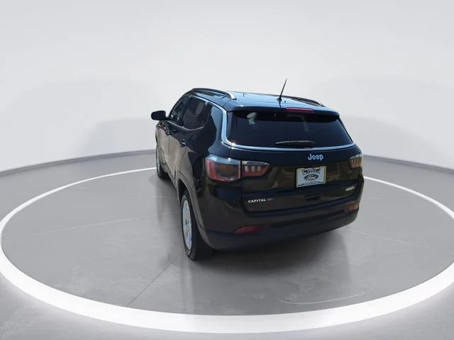 Used 2018 Black Jeep Latitude image 7