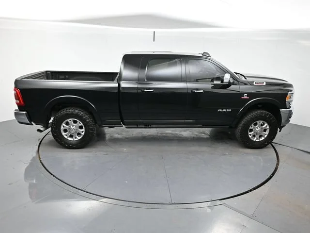 Used 2022 Diamond Black Crystal Pearlcoat Ram Laramie image 36